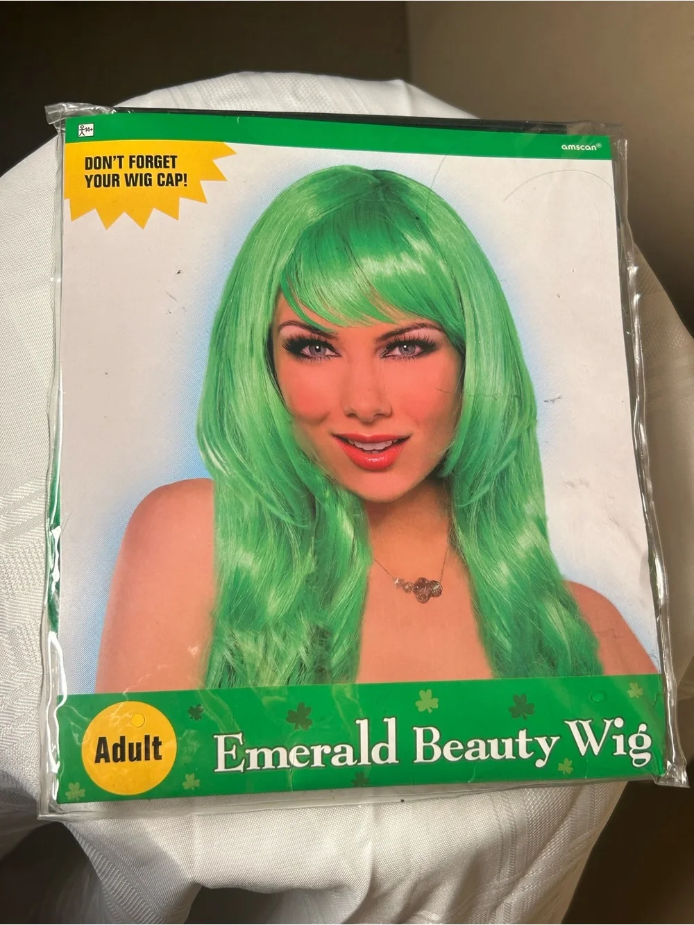 Halloween costume wig Amscan Emerald Beauty Wig in Bright Green